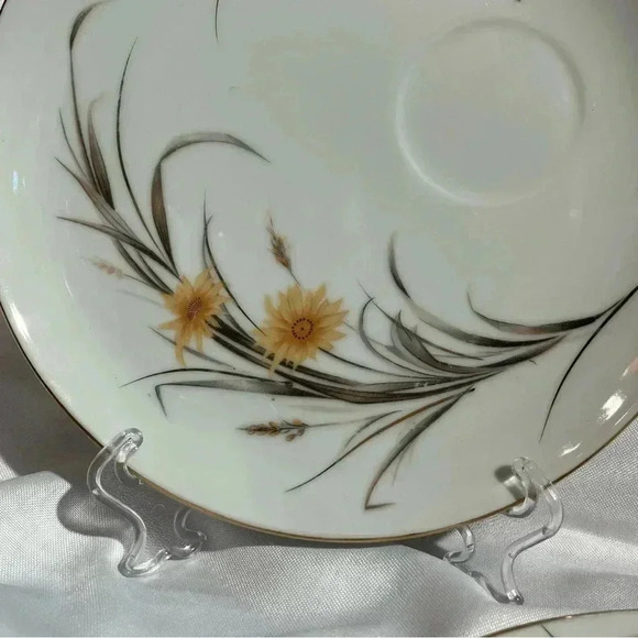 Vintage 1950s Napco China Hand Painted Wheat Flower Snack Plate and Tea Mug Set - Picture 3 of 7